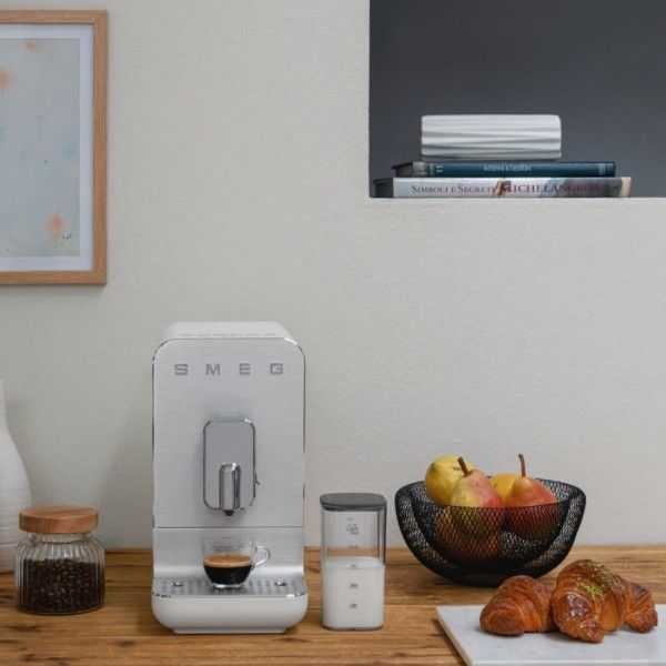 Coffee machine SMEG BCC13WHMEU