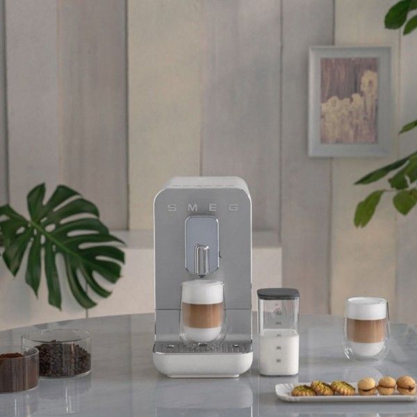 Coffee machine SMEG BCC13WHMEU