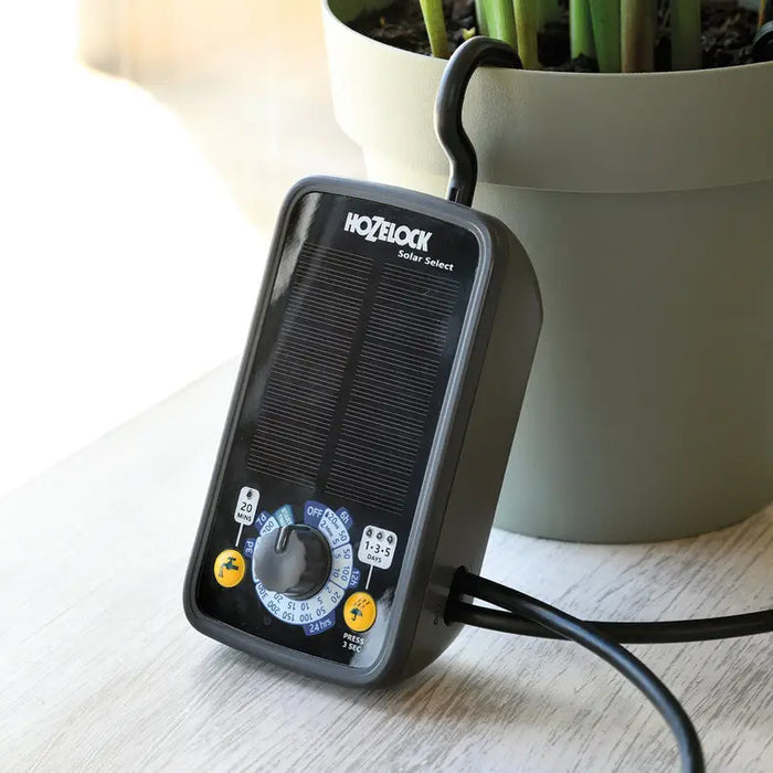 SOLAR IRRIGATION KIT HOZELOCK SOLAR SELECT 100-101-033 - Капково и подземно напояване<<<Напояване<<<Градина<<<Praktiker