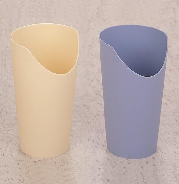 Mug with a cut-out