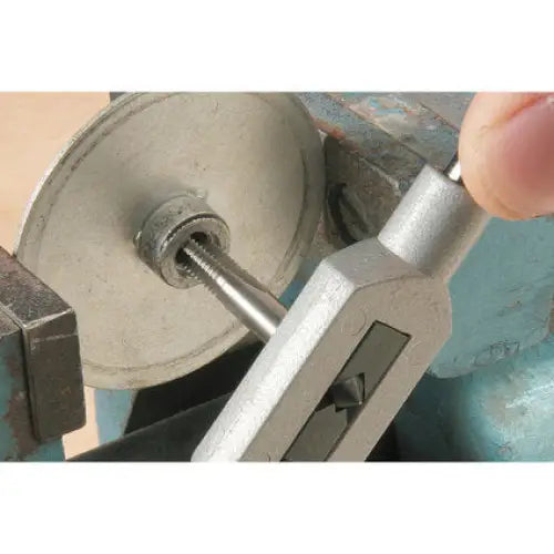 TAP HSS 3MM KWB - Метчици и плашки<<<Ръчни инструменти<<<Инструменти и железария<<<Praktiker&&&Плашки и
