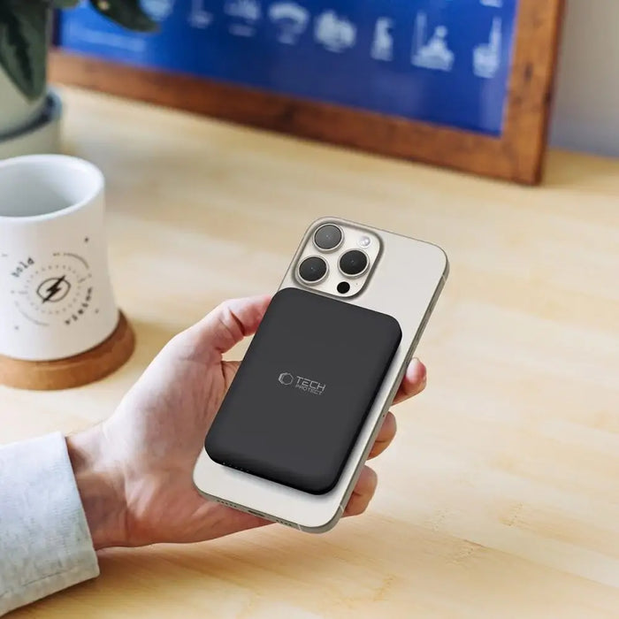 Tech-Protect LifeMag PB10 Powerbank with MagSafe 5000mAh 15W USB-C port - black + USB-C cable - Powerbanks<<<HurtelXML