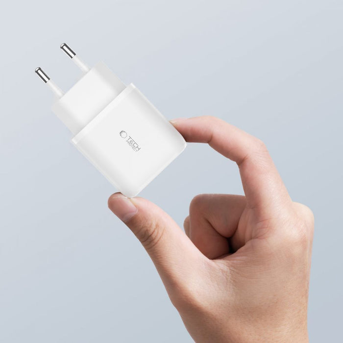 Tech-Protect C20W USB-C PD 20W / USB-A QC 3.0 Charger with USB-C / Lightning Cable - White