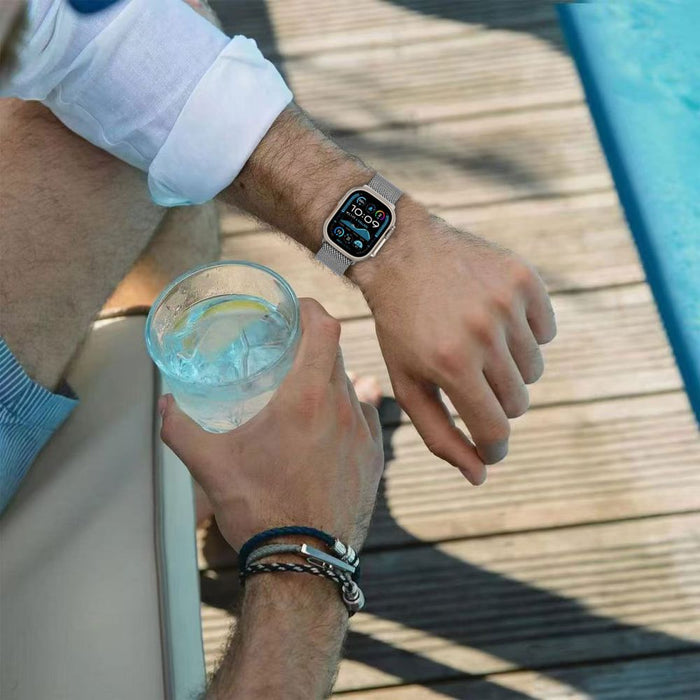 Tech-Protect Milano strap for Apple Watch 6 / 7 / 8 / 9 / 10 / SE / Ultra 1 / 2 (44 / 45 / 46 / 49 MM) - titanium