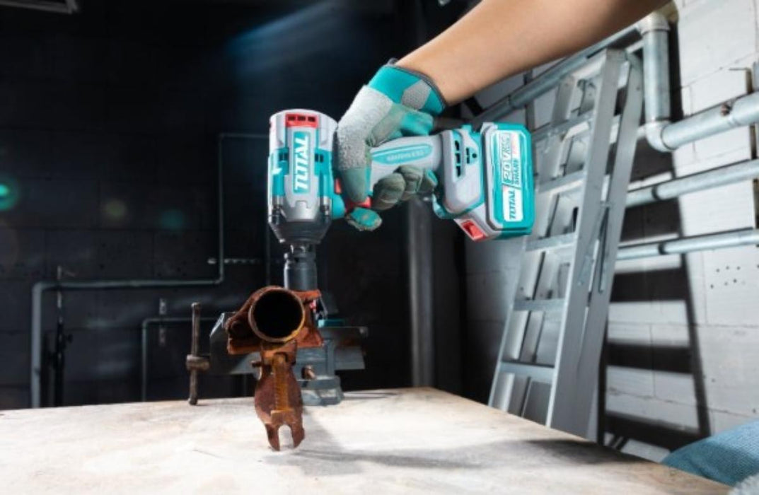 CORDLESS IMPACT WRENCH 20V 2X4AH TOTAL