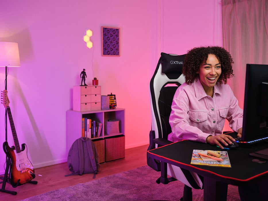 Trust GXT 714 RUYA Universal gaming chair Black, White