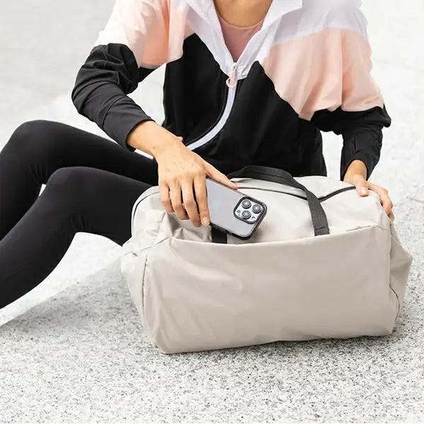 Uniq Air Fender case for iPhone 14 Pro - gray - Cell phone cases and covers<<<HurtelXML