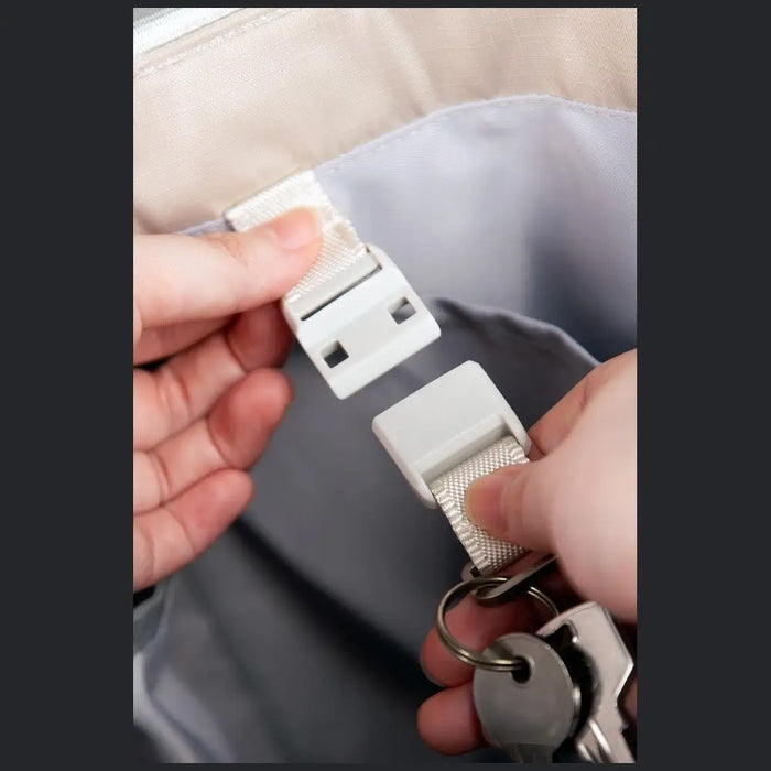 Uniq Arden Tote 16L Bag - Black - Cell phone cases and covers<<<HurtelXML