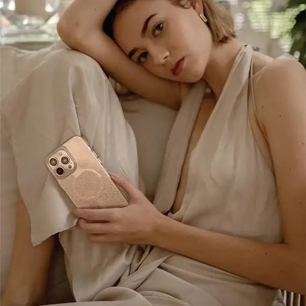 Uniq Coehl Lumino case for iPhone 14 - gold - Cell phone cases and covers<<<HurtelXML