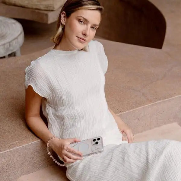 Uniq Coehl Verdure Magnetic Charging Case for iPhone 16 Pro - Transparent - Cell phone cases and covers<<<HurtelXML