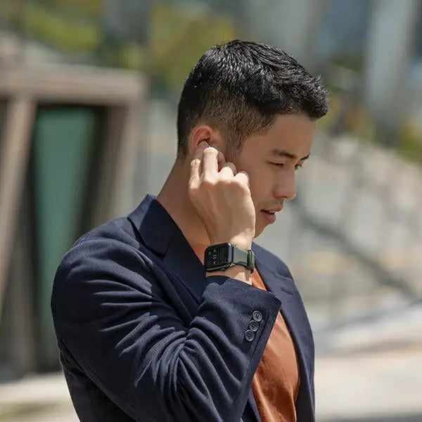 Uniq Linus Apple Watch Series 4/5/6/7/8/SE/SE2/Ultra strap 42/44/45mm. Airosoft Silicone black/midnight black - Other