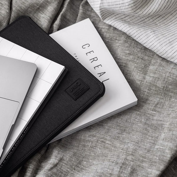 Uniq Dfender cover for a 16&quot; laptop - gray