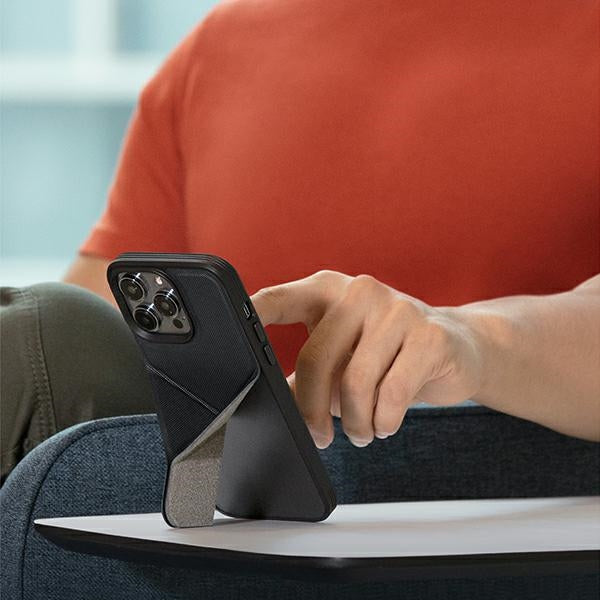 Uniq Transforma Magclick Charging case for iPhone 14 - blue