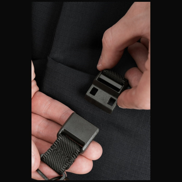 Uniq Arden Sling 2L bag - beige