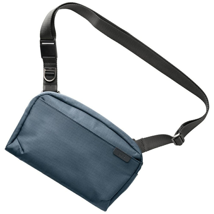 Uniq Arden Sling 2L bag - blue