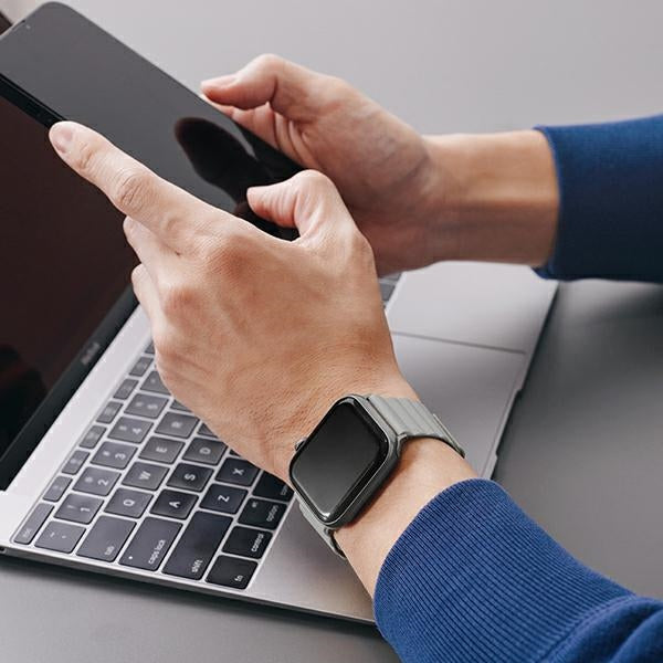 Uniq Revix Magnetic Strap for Apple Watch 38/40/41 mm - Blue and White