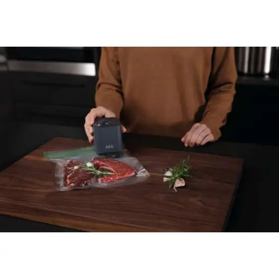 Vacuum bags AEG AVBR1 - Уреди за вакуумиране<<<Уреди за кухня<<<Малки електроуреди<<<TechnoMix&&&Уреди за