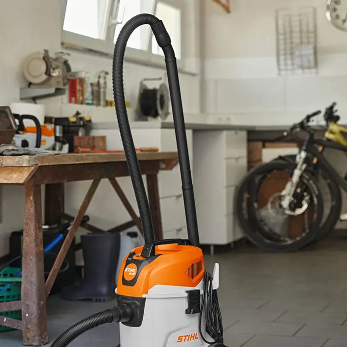 VACUUM CLEANER STIHL SE 33 - Прахосмукачки за сухо и мокро<<<Инструменти и железария<<<Praktiker