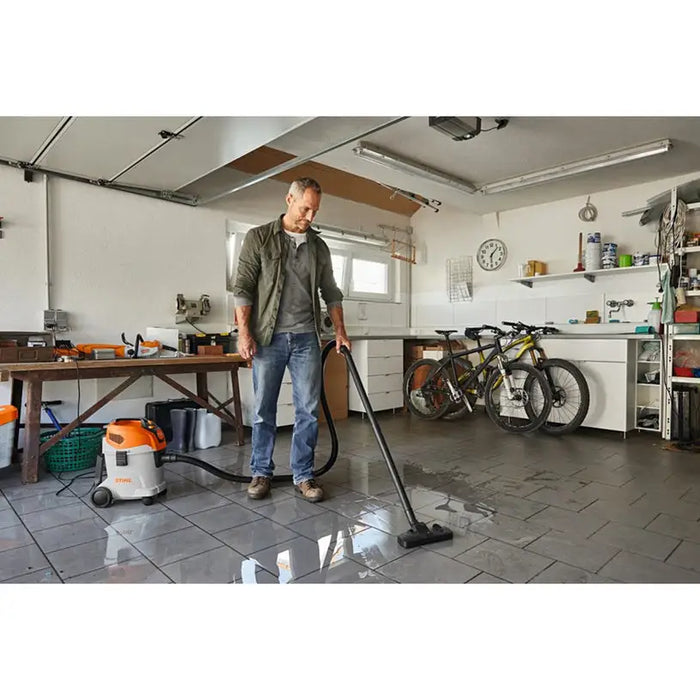 VACUUM CLEANER STIHL SE 33 - Прахосмукачки за сухо и мокро<<<Инструменти и железария<<<Praktiker