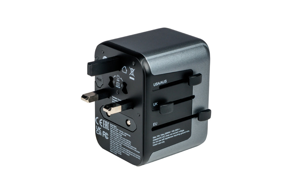 Verbatim UTA-03 Universal Travel Adapter with 1 x USB-C PD 30W & QC 3.0 / 2 x USB-C / 2 x USB-A