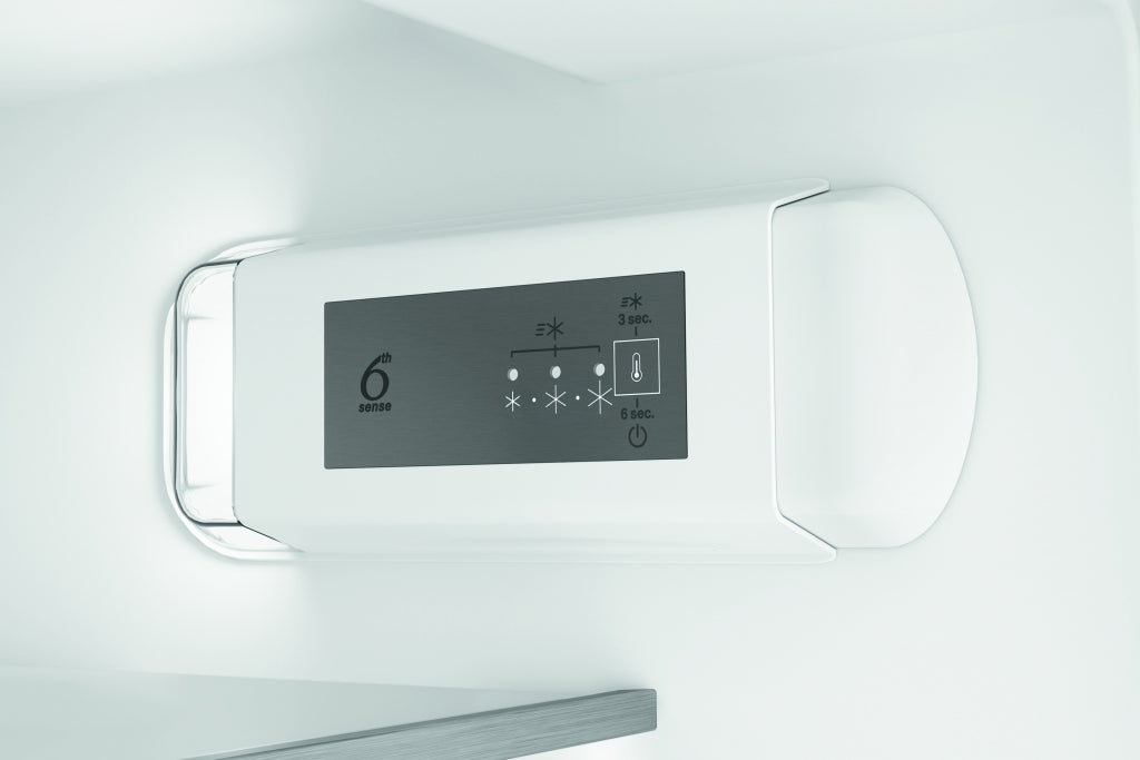 Whirlpool WHC18 T132 built-in refrigerator