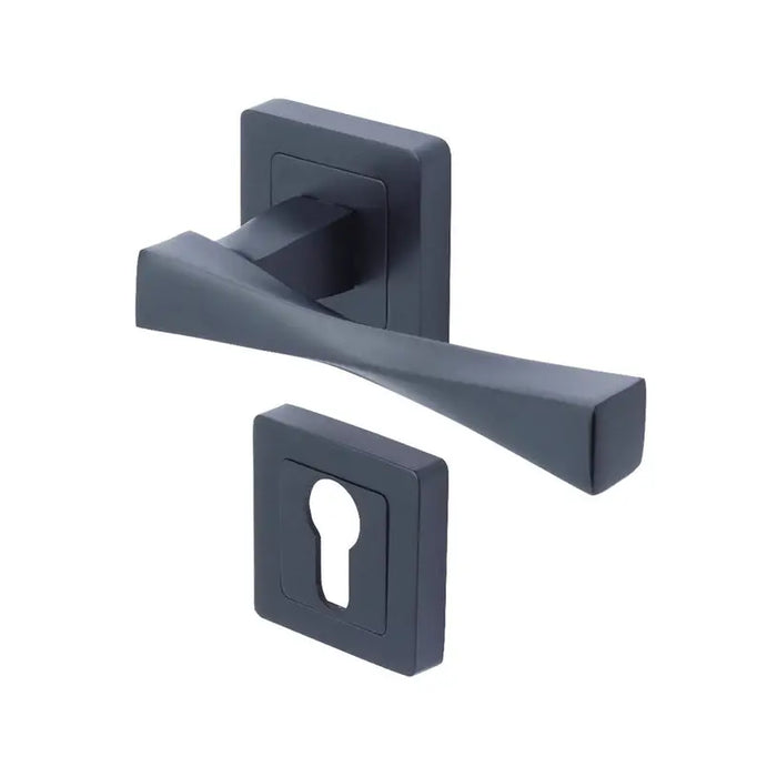 YALE VERONA DOOR HANDLE - Обков за врати<<<Обков<<<Мебели и интериор<<<Praktiker&&&Обков за врати<<<Обков<<<Инструменти