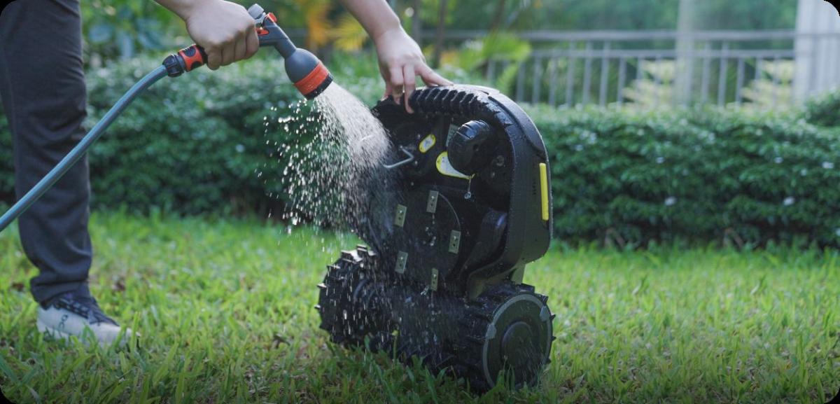 CORDLESS ROBOT MOWER YUKA MINI 1000