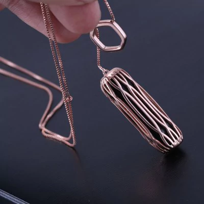 Copper necklace with pendant and holder of Fitbit / Fitbit Flex 2